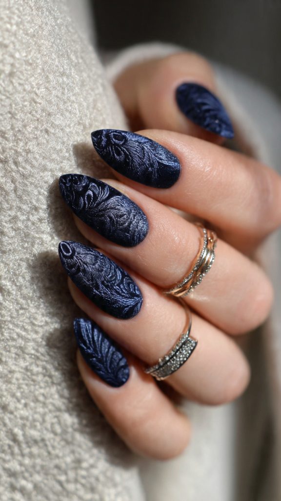 Velvet Cat-Eye Nails