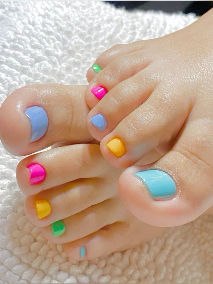 Bright Multi Color Toe Nail Ideas for a Fun Look