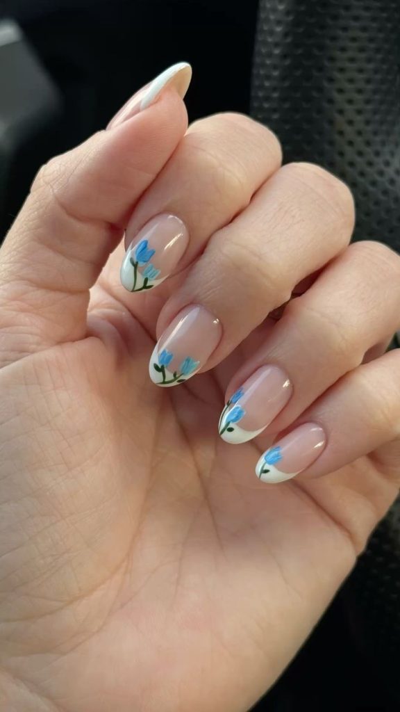 Easy Single Tulip on Short Nails