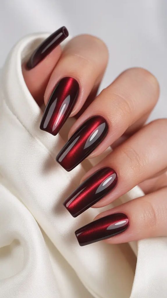 Magnetic Cat Eye Nails in Deep Red Shine