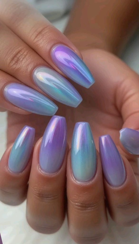 Soft Aura Blend Nails in Purple and Blue